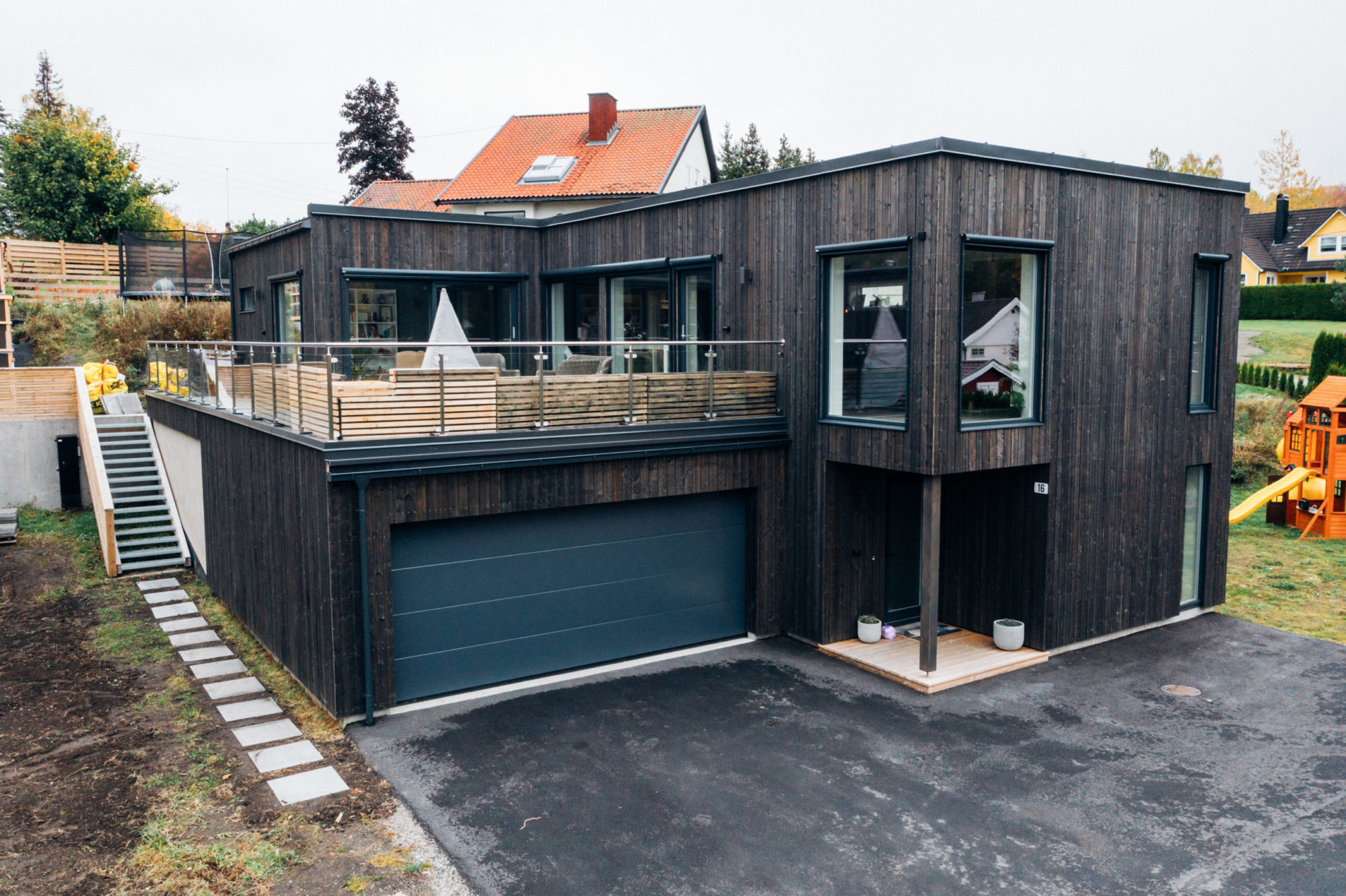 Hunton - Naturlig trefiber fra Hunton isolerer funkishuset mot kulde og vind